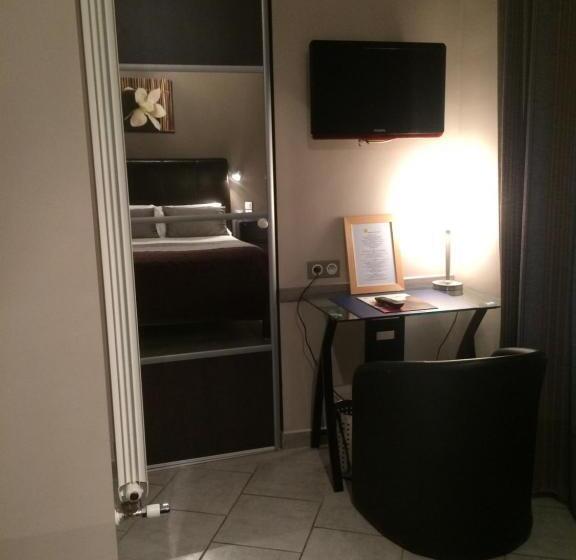 ホテル Logis Hôtel Restaurant De La Paix