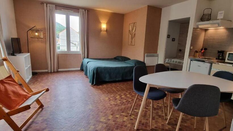 酒店 Logis Hôtels Le Saint Marc
