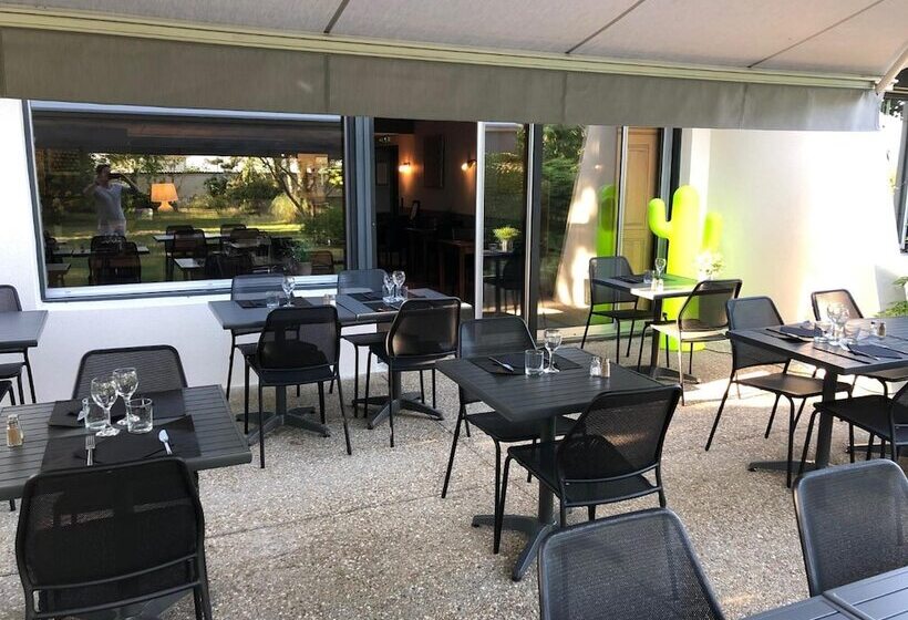 Отель Logis Hôtel L Abricotine