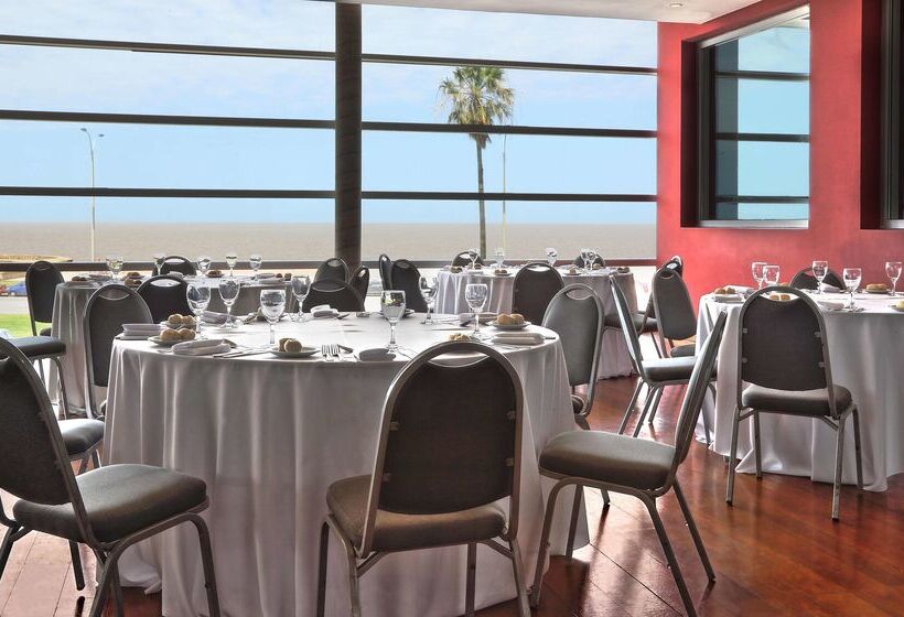 호텔 NH Montevideo Columbia