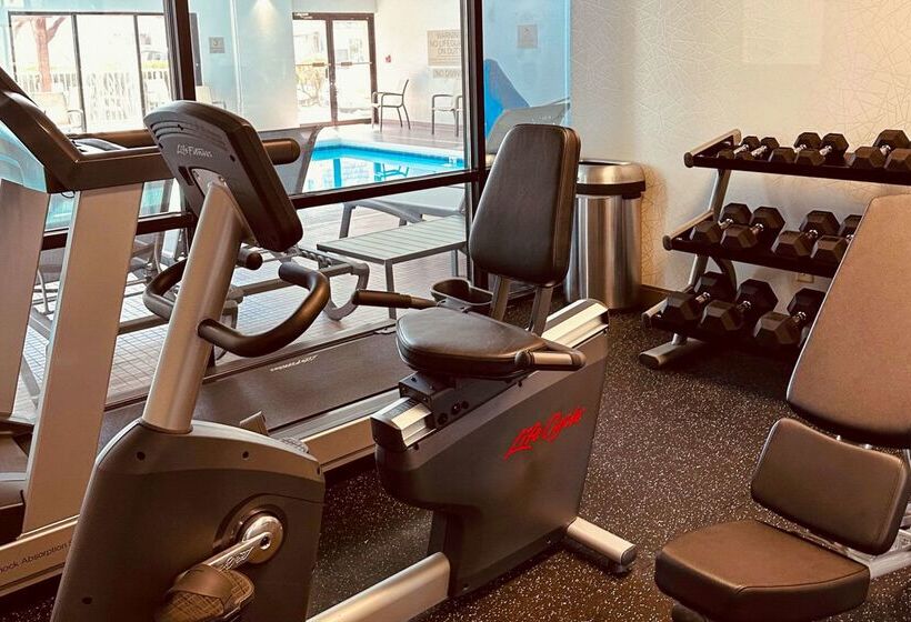 هتل Country Inn & Suites By Radisson Rehoboth Beach   Dewey