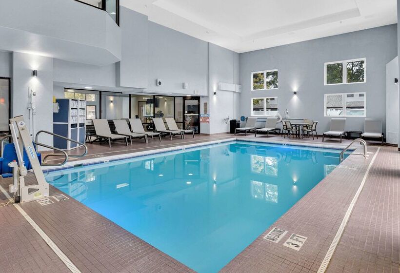 هتل Country Inn & Suites By Radisson Rehoboth Beach   Dewey