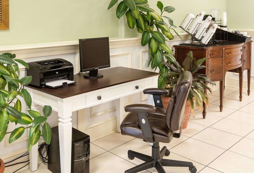 هتل Country Inn & Suites By Radisson Rehoboth Beach   Dewey