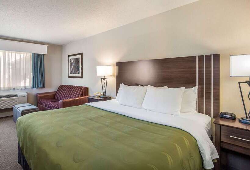 בית מלון כפרי Quality Inn & Suites West