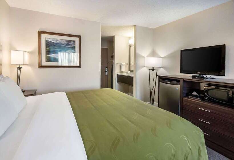 בית מלון כפרי Quality Inn & Suites West