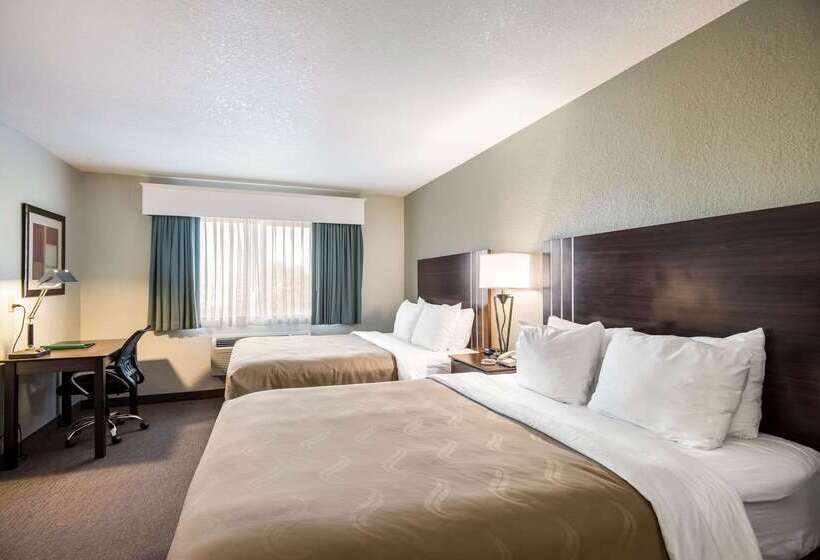 בית מלון כפרי Quality Inn & Suites West