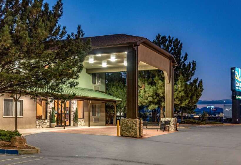 בית מלון כפרי Quality Inn & Suites West