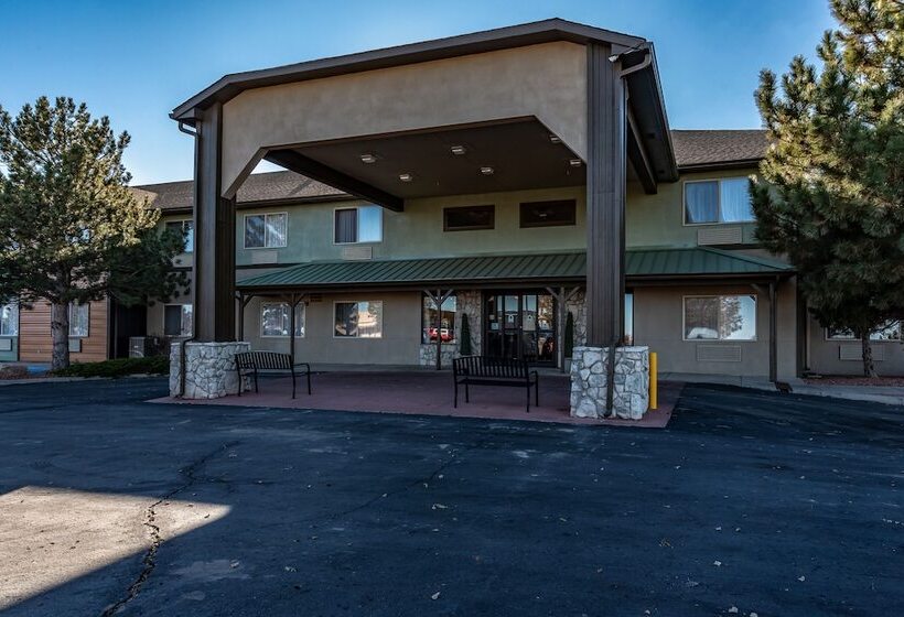 בית מלון כפרי Quality Inn & Suites West