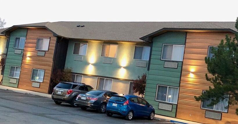 בית מלון כפרי Quality Inn & Suites West