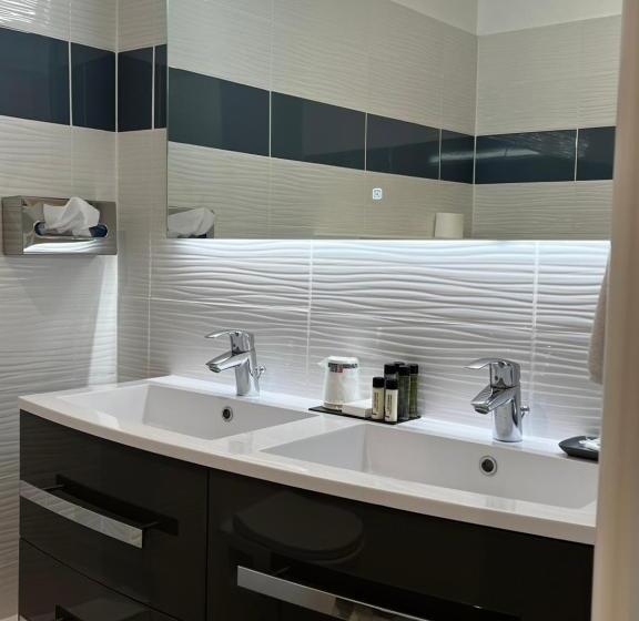 Отель The Originals Boutique, Hôtel Le George, Loches