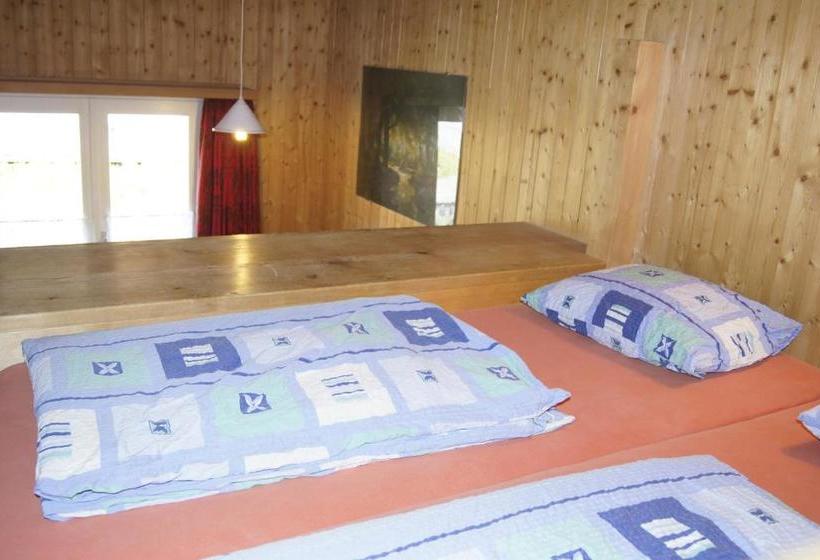 הוסטל Bärghuus Axalp