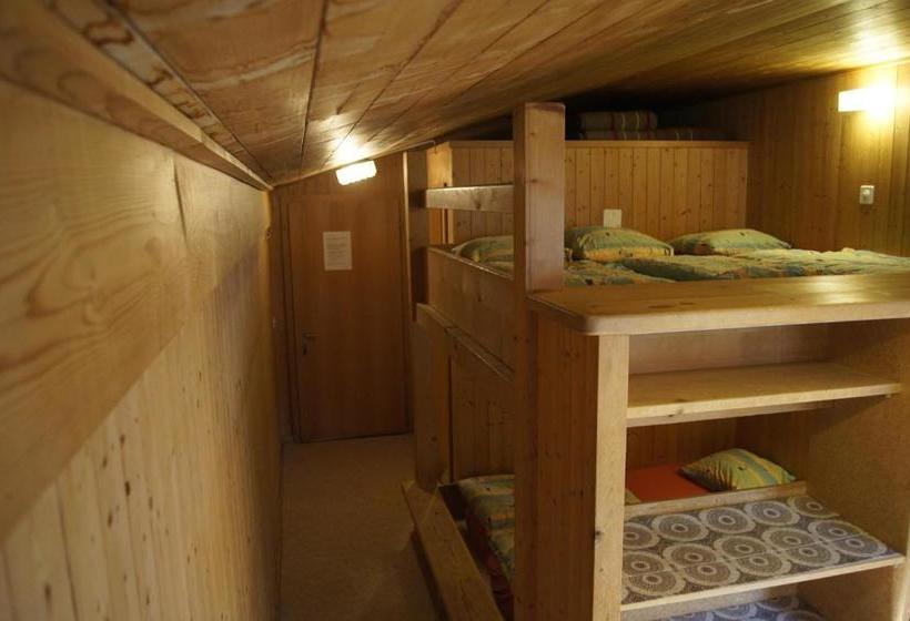 הוסטל Bärghuus Axalp