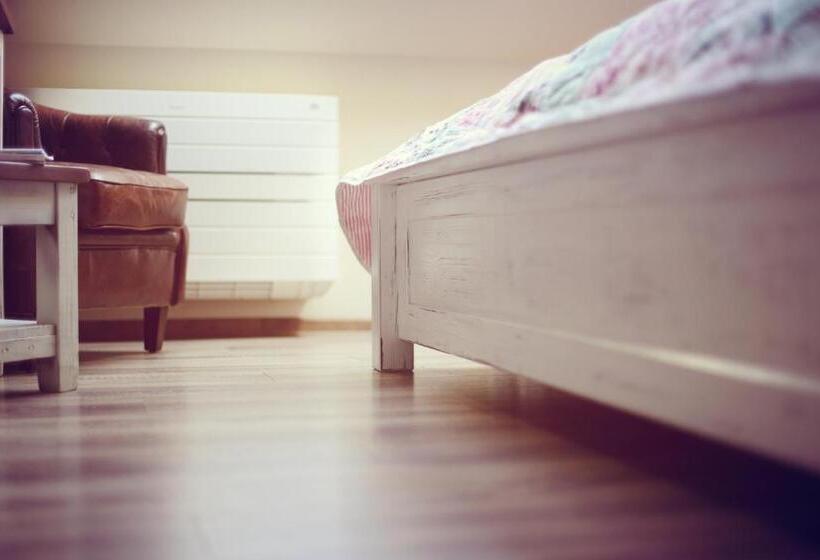 ベッドアンドブレックファースト Kalvin Restaurant & Pension