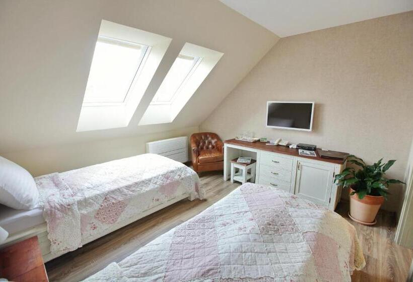 ベッドアンドブレックファースト Kalvin Restaurant & Pension