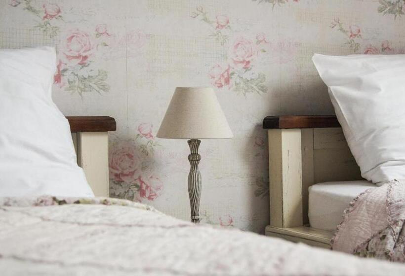 ベッドアンドブレックファースト Kalvin Restaurant & Pension