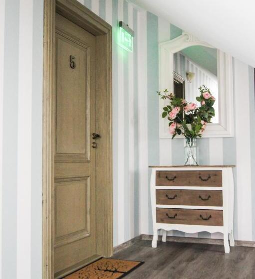 ベッドアンドブレックファースト Kalvin Restaurant & Pension