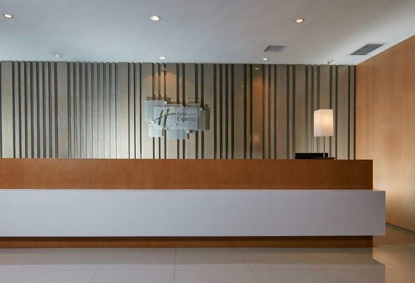 酒店 Holiday Inn Express Luoyang Yichuan, An Ihg