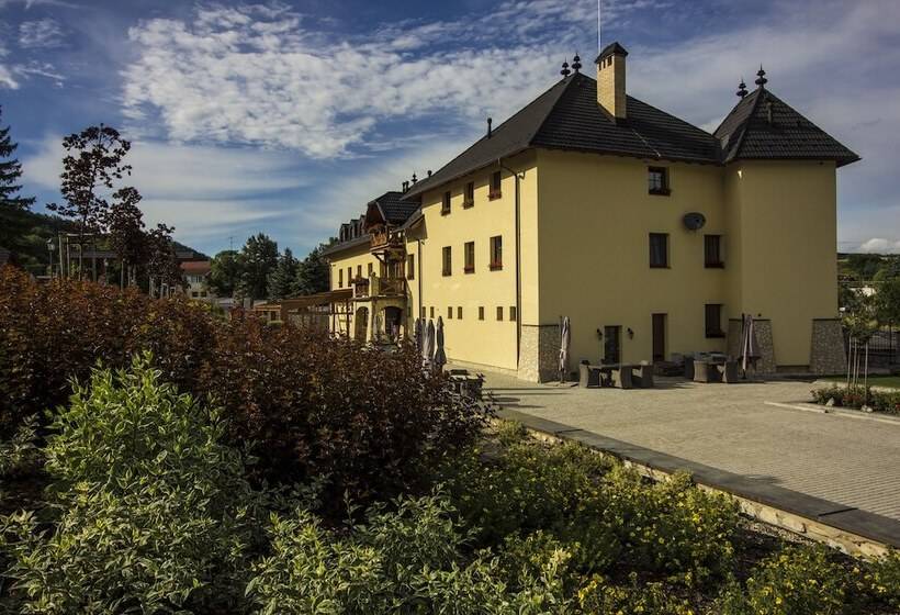 بنسيون Penzión Chateau Hunting
