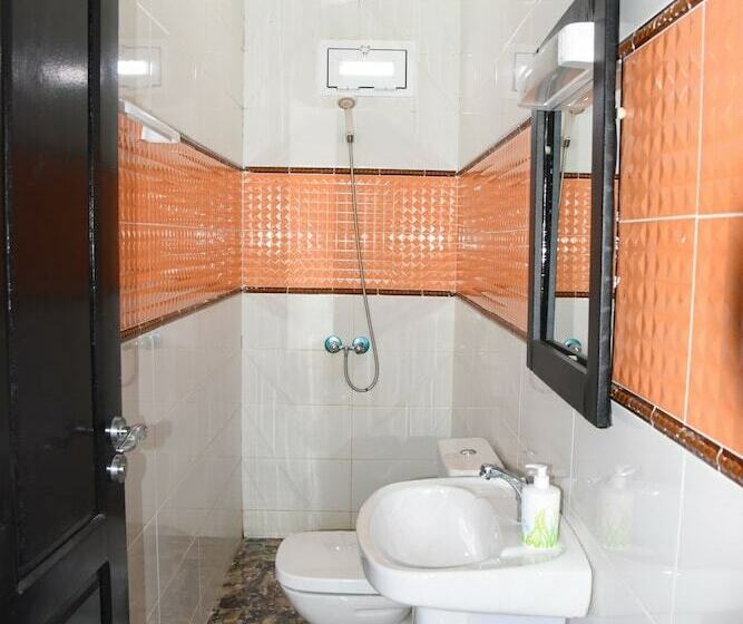 پانسیون Equinox