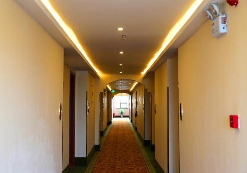 ホテル Greentree Inn Hunan Jishou Longshan Yuelu Avenue Business