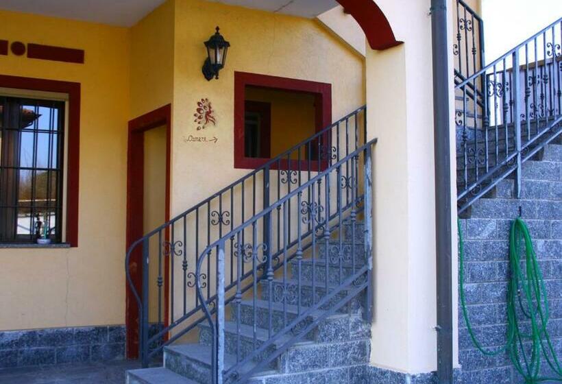 فندق Albergo Vecchio Pavone