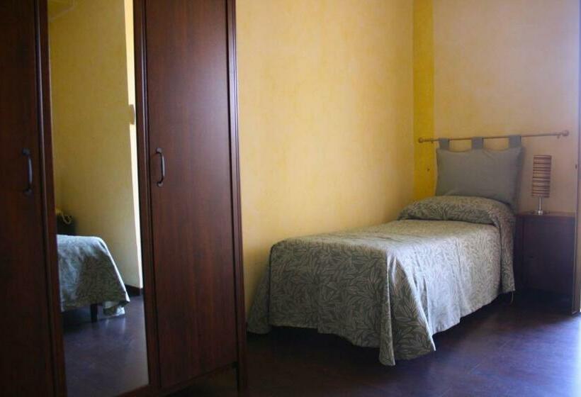 فندق Albergo Vecchio Pavone