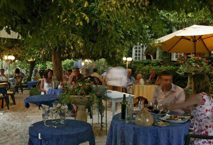 酒店 Logis Hôtel Hostellerie Saint Jacques
