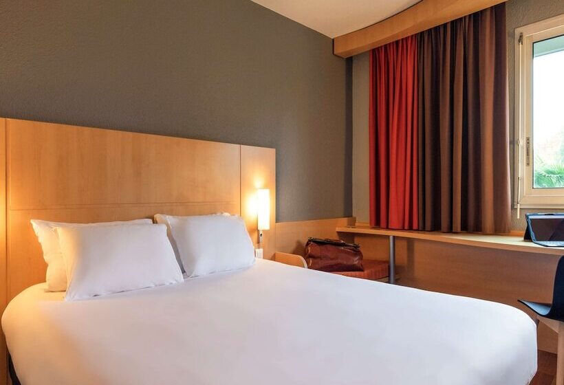 בית מלון כפרי Ibis Quimperlé