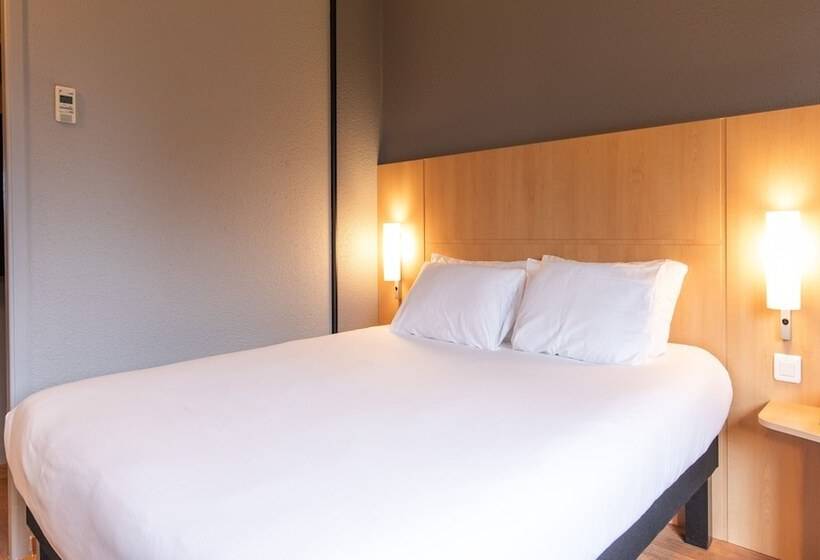 בית מלון כפרי Ibis Quimperlé