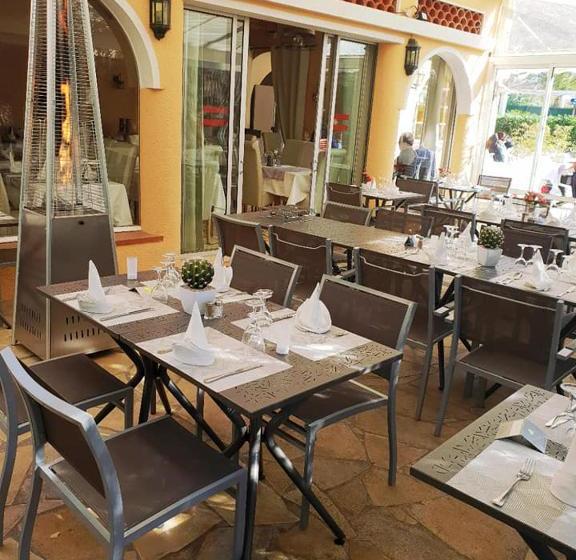 ホテル La Petite Auberge