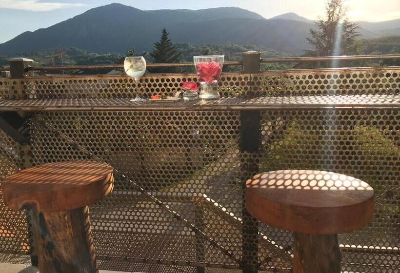 호텔 Logis Hôtel Restaurant Le Castel Fleuri