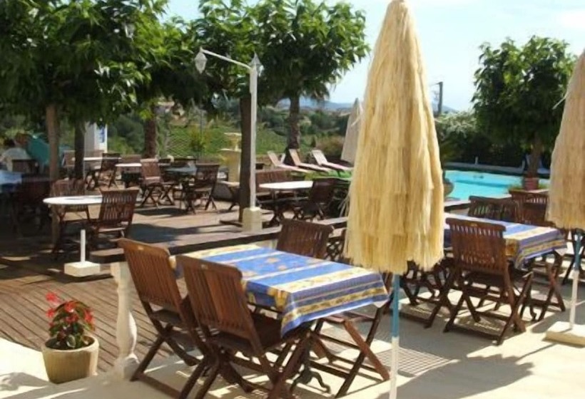 ホテル Logis Hôtel Le Pressoir