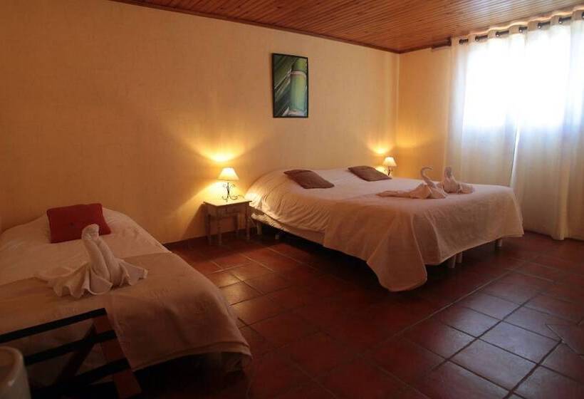 ホテル Logis Hôtel Le Pressoir
