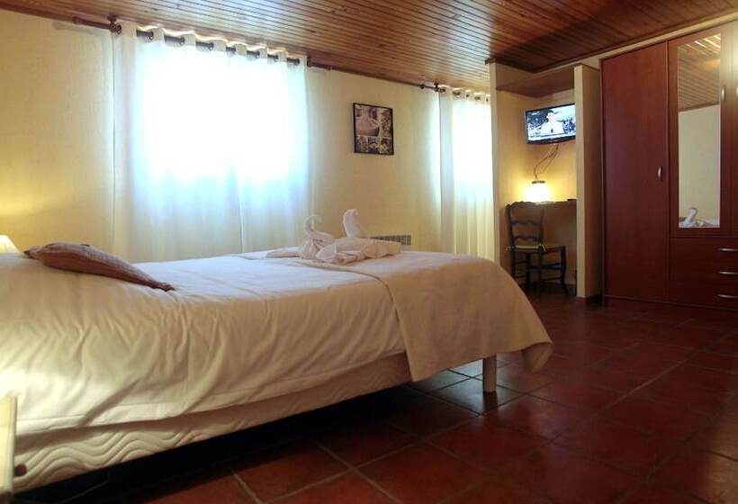 ホテル Logis Hôtel Le Pressoir