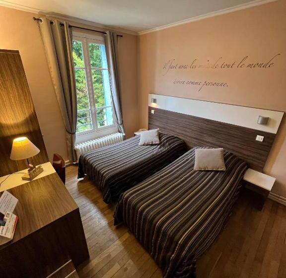 ホテル Logis Hôtel & Restaurant   Les Bords De Seine