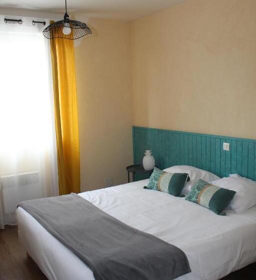 Отель Les Bruyeres