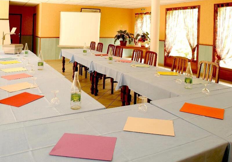 Отель Logis Auberge De L Allagnonette