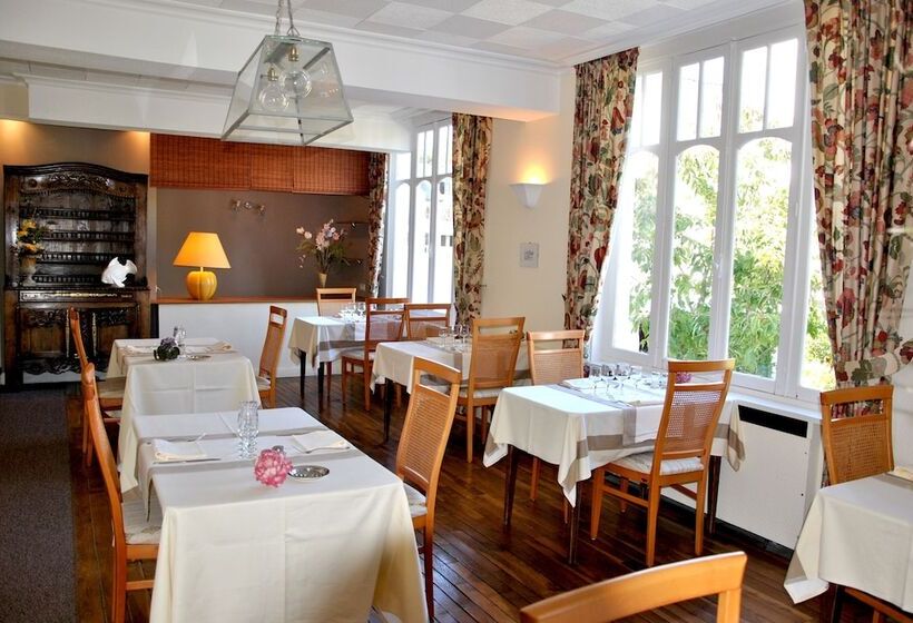 ホテル Logis Hermitage