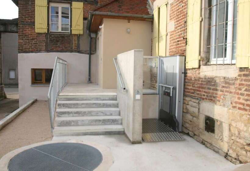 ホテル Logis Hostellerie Bressane