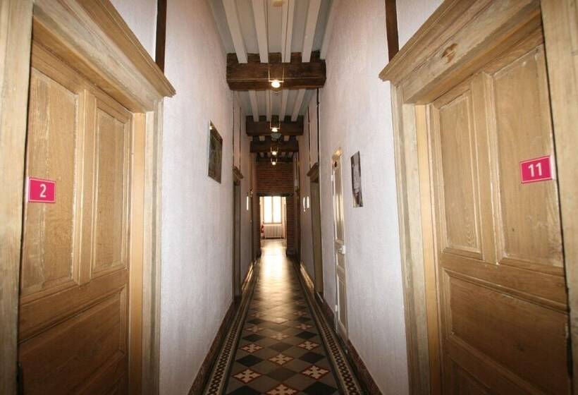 ホテル Logis Hostellerie Bressane