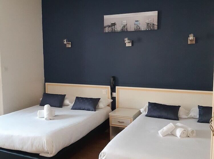 בית מלון כפרי Logis Hostellerie Du Cheval Blanc