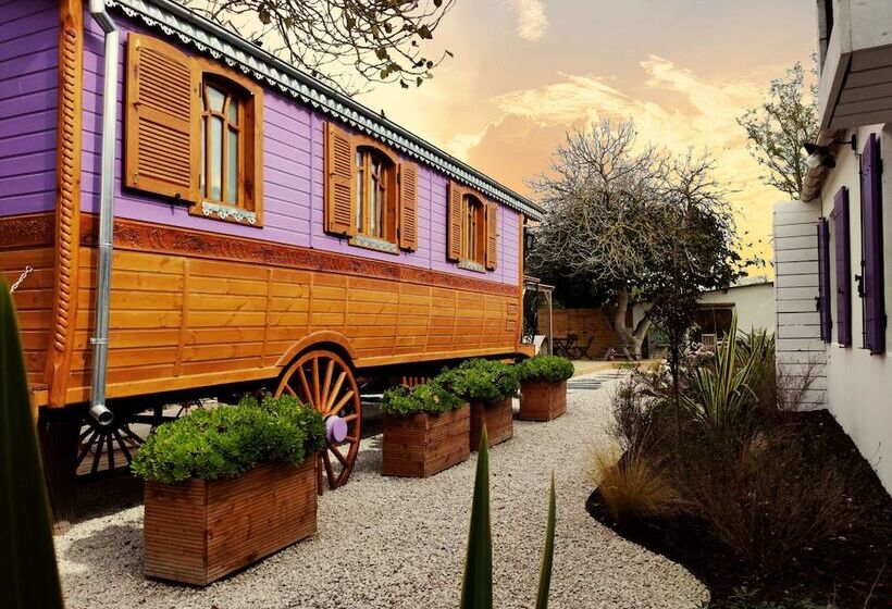 ホテル Logis Le Nid Du Pont De Gau