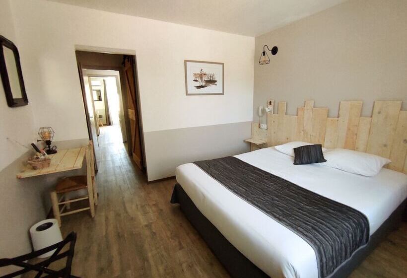 ホテル Logis Le Nid Du Pont De Gau