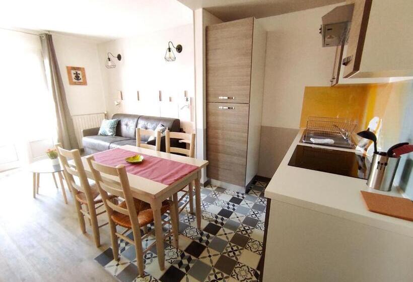 ホテル Logis Le Nid Du Pont De Gau