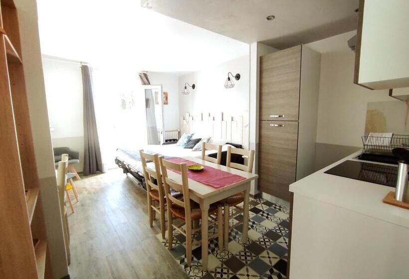 ホテル Logis Le Nid Du Pont De Gau