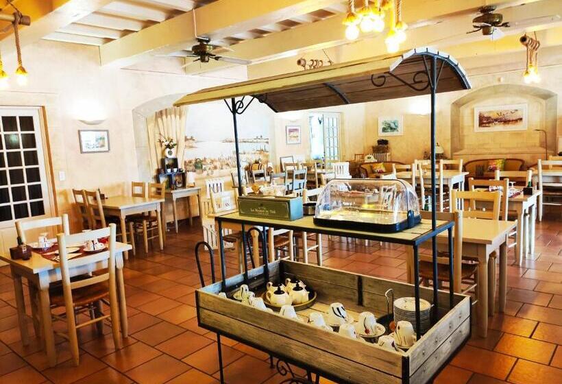 ホテル Logis Le Nid Du Pont De Gau