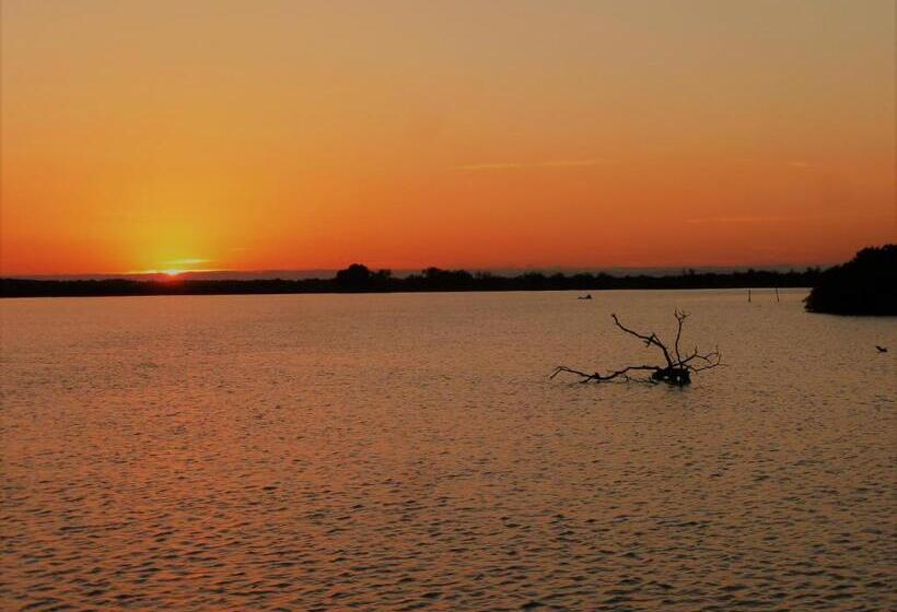 ホテル Logis Le Nid Du Pont De Gau