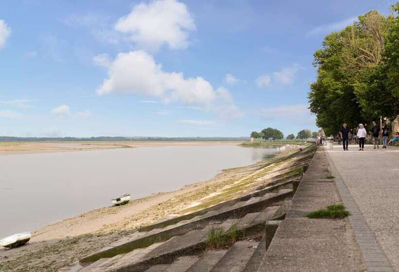 호텔 The Originals Boutique, Hôtel La Colonne De Bronze, Saintvalérysursomme