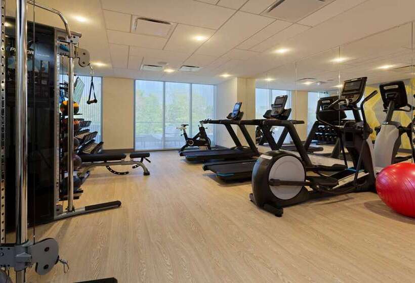 בית מלון כפרי Hilton Garden Inn Boston Brookline, Ma
