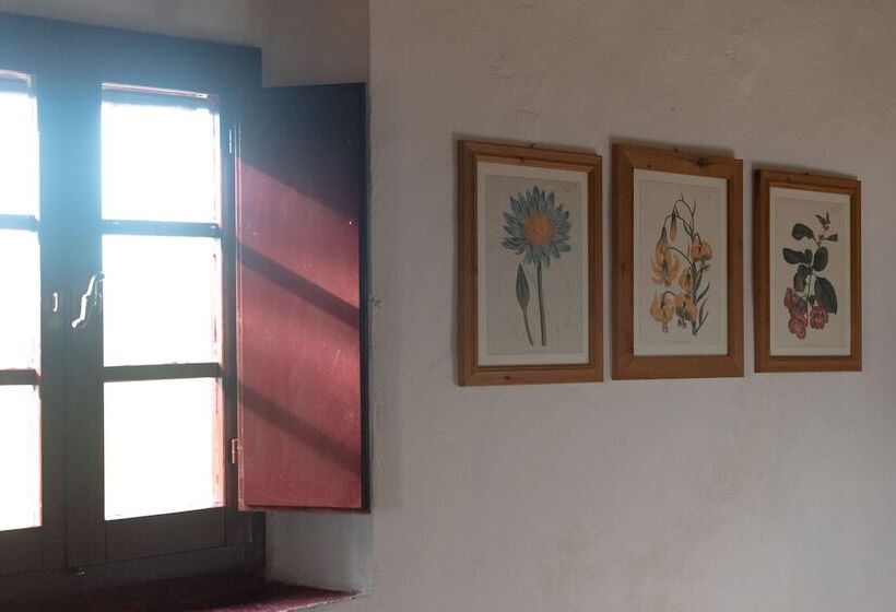 فندق ريفى Torre Rasa